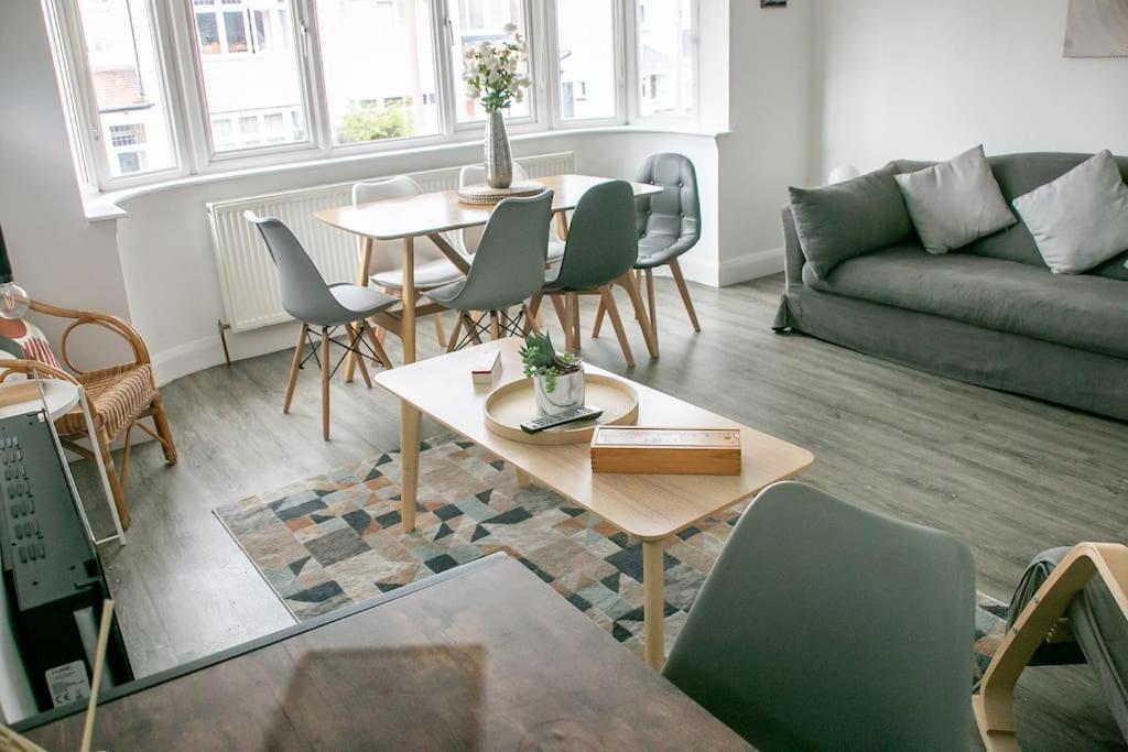 Stylish Retreat In Leigh-On-Sea Apartamento Southend-on-Sea Exterior foto